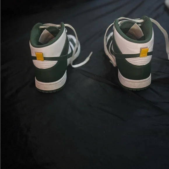 Nike Men's Green and White Sneakers - Picture 2 of 3